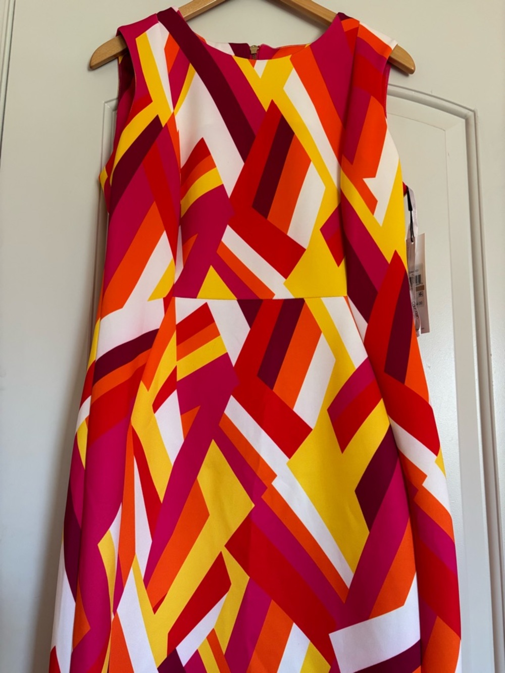Calvin Klein Sleeveless Midi Dress in Pink, Yellow & Red Print. Size 12. NWT! - Picture 3 of 5